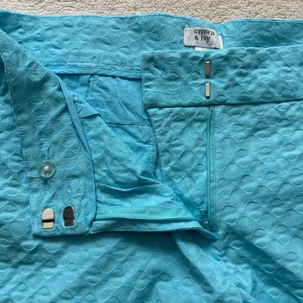 EUC Crown & Ivy scalloped blue Shelby shorts size 12 - Picture 4 of 4